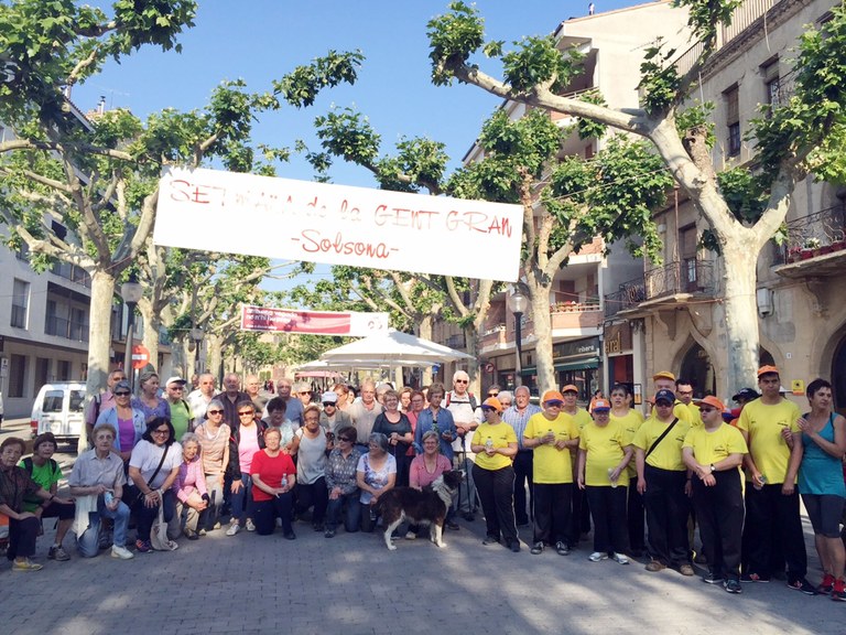 63 persones participen a la caminada de la gent gran de Solsona