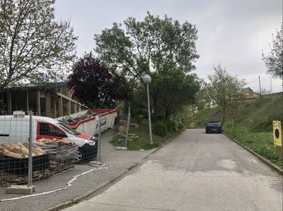 Comencen les obres de millora de l’estacionament a la façana sud del futur tanatori de Solsona