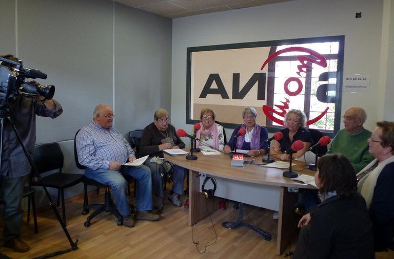 El Consell de la Gent Gran de Solsona apareix a la televisió gravant llegendes locals per als infants