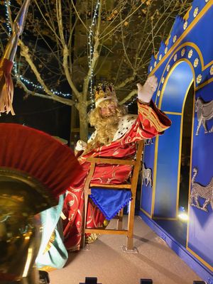 Els Reis arriben a Solsona amb carrosses noves enmig d’una gran expectació