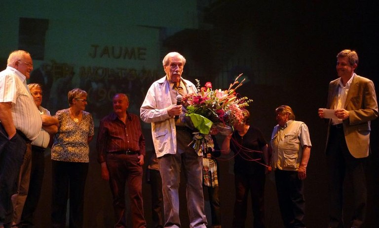 Homenatgen Jaume Ester en la celebració de final de curs de les activitats de la gent gran de Solsona 