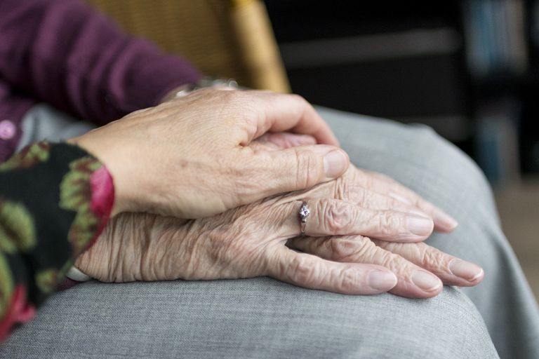 L’Agència de Solsona i Cardona ofereix suport en la sol·licitud de l’habilitació del personal auxiliar d’atenció a les persones dependents