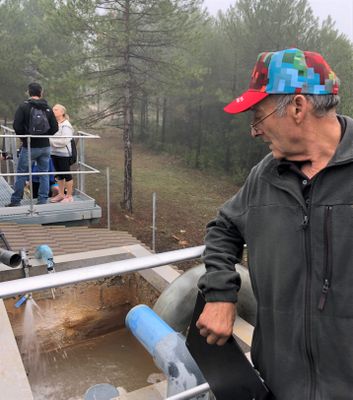 Als decantadors de Llera, a Lladurs, arriba aigua del Cardener, a la qual es fa un primer filtratge 