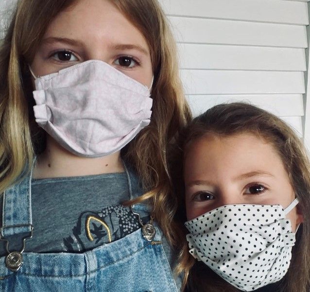 L’Ajuntament de Solsona comença diumenge a distribuir mascaretes higièniques infantils cosides per voluntàries