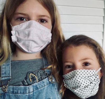 L’Ajuntament de Solsona comença diumenge a distribuir mascaretes higièniques infantils cosides per voluntàries