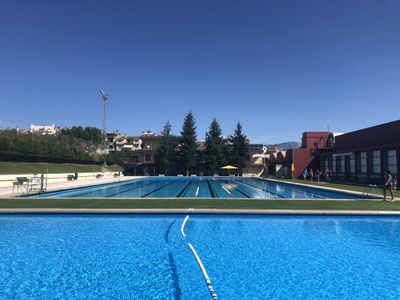L’Ajuntament de Solsona obre la convocatòria anual de monitors per a les piscines tot i la incertesa
