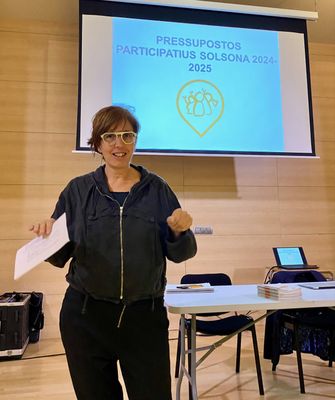 1.	Una vintena de persones van plantejar les primeres idees, dimecres al vespre 
