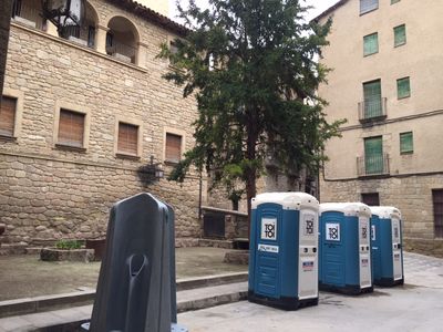 L’Ajuntament solsoní demana més civisme als lavabos públics de la plaça del Camp per mantenir-los oberts