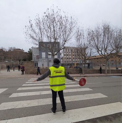 L’Ajuntament solsoní i Volem Feina renoven el conveni per regular el trànsit a les escoles amb agents cívics 