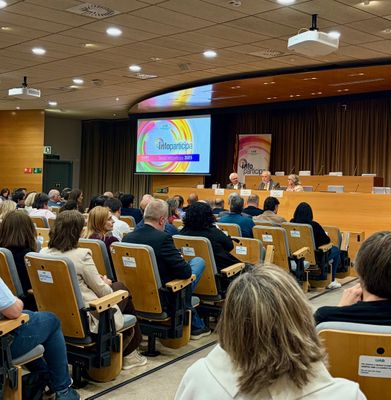Judit Gisbert amb el rector i els representants de ComSET 