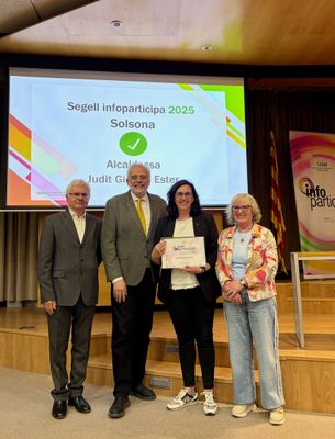 Judit Gisbert amb el rector i els representants de ComSET 