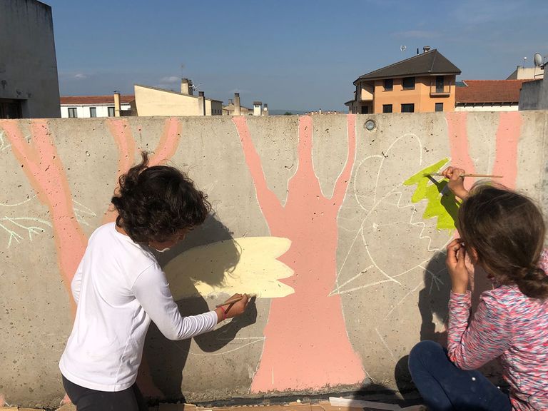 L’Ajuntament solsoní s’il·lumina de color blau el Dia universal de la infància