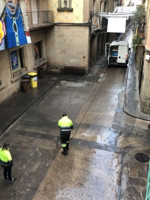 La neteja de carrers amb aigua a pressió és selectiva i puntual