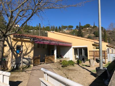La llar d'infants municipal, situada al carrer d'Antoni Gaudí