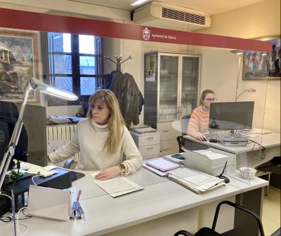 Cal demanar hora a l’OAC per ser atès per les tècniques municipals d’Habitatge