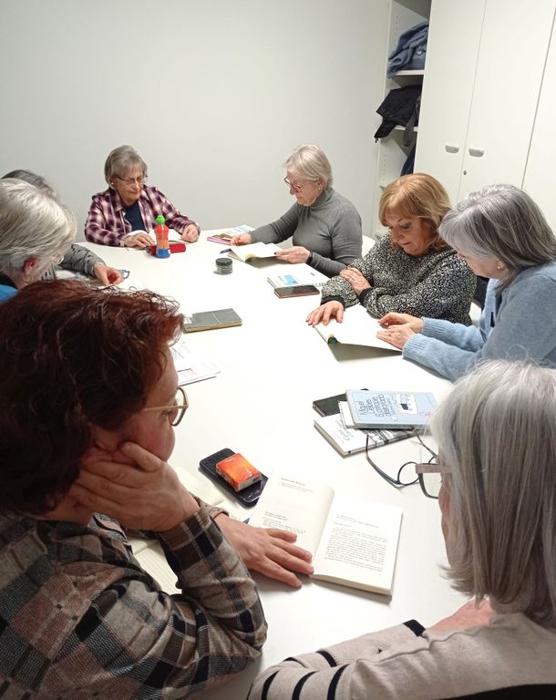 La biblioteca solsonina acull un taller de lectura i escriptura sobre les relacions maternofilials