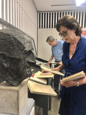 La biblioteca solsonina acull una exposició sobre l’historiador i polític Ramon d’Abadal  