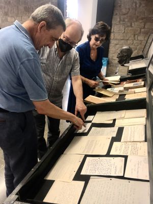 La biblioteca solsonina acull una exposició sobre l’historiador i polític Ramon d’Abadal  
