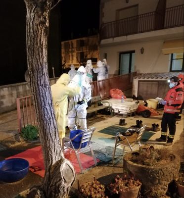 (AUTORIA: Bombers de la Generalitat) Visita de Bombers de la Generalitat i altres tècnics a les instal·lacions
