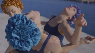 Sol Vázquez, Raquel Gualtero i Pilar Rodríguez interpreten aquest número inspirat en narrracions de Carme Riera