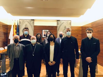 La imatgeria festiva solsonina torna a sortir al carrer per rebre el bisbe Francesc Conesa