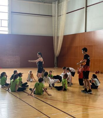 (ARXIU) La Fira Esportiva del Solsonès, celebrada al juny, serveix per promocionar l’oferta d’esport de base a la comarca 