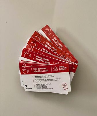 Cada escola decideix com repartir les invitacions