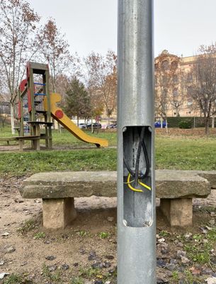 Lladres de cable tornen a deixar el parc de l’Hort del Bisbe de Solsona i l’entorn a les fosques