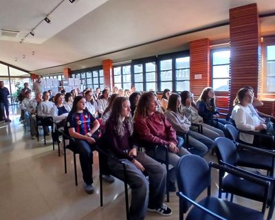Divendres es van reunir part dels examinands a la sala cultural de l'ajuntament