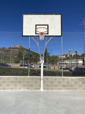 Obre portes una nova pista esportiva al barri Torregassa de Solsona 