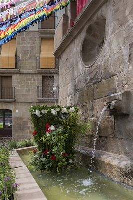 (AUTORIA: Pep Boix) L’any passat van rebre ajut els particulars que van renovar l’estructura de l’ou com balla a la plaça de Sant Joan