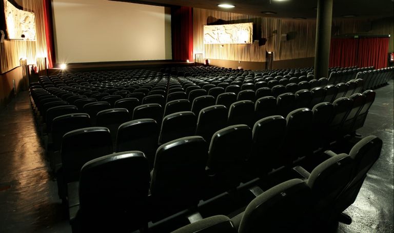 Solsona cerca voluntariat per a reobrir el Cine París el més aviat possible