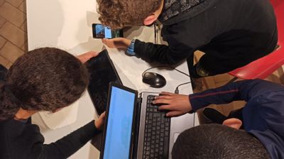 Solsona convoca les famílies a una xerrada sobre l’impacte de les pantalles en adolescents i joves