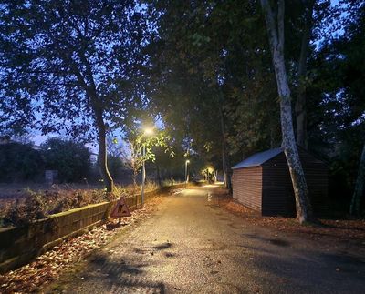 Fins ara aquest tram, entre el camí de la Creu i l’encreuament de les dues rieres, quedava a les fosques