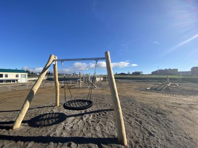 Solsona estrena un nou parc infantil al sector de la Cabana del Màrtir