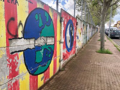 Solsona fa una crida a les entitats per embellir el mur del camp de futbol del carrer de Salvador Espriu