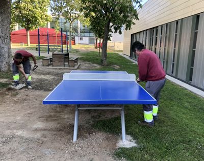 Solsona instal·la dues taules de ping-pong als parcs del Casal Cívic i de l’Hort del Bisbe