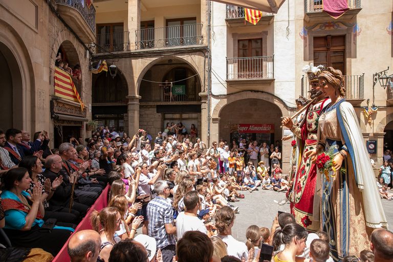 Solsona obre el termini de reserva d’espai per a persones amb mobilitat reduïda o diversitat funcional als ballets del Corpus