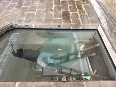 Solsona promociona els artistes locals amb Mira l’Art, un circuit d’obres en aparadors
