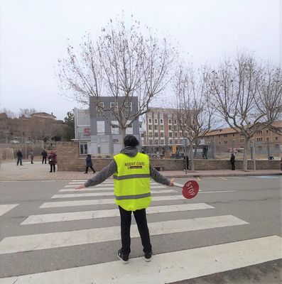 Solsona reclama respecte envers la figura de l’agent cívic a l’entrada i sortida de les escoles