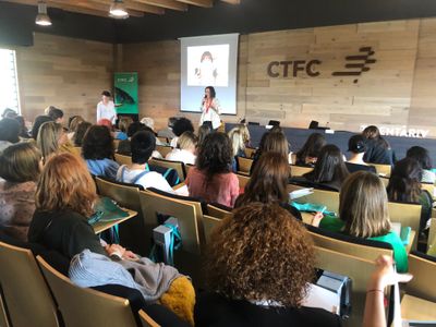 Solsona reconeix la il·lustradora i escriptora Paula Bonet amb el primer Premi Talentària