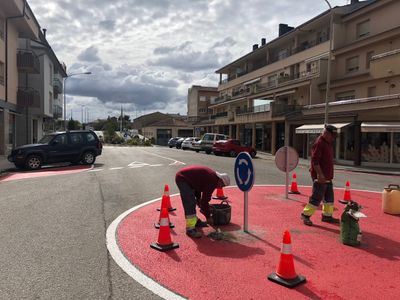 Solsona reordena la mobilitat al primer tram del carrer del Pedraforca i hi implanta la zona blava