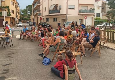 Tornen els contes a la fresca als barris perifèrics de Solsona