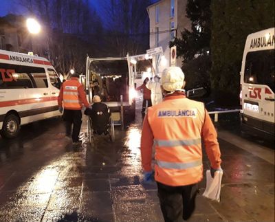 Traslladen 16 residents de Solsona a un centre d’Igualada i dos al sociosanitari comarcal