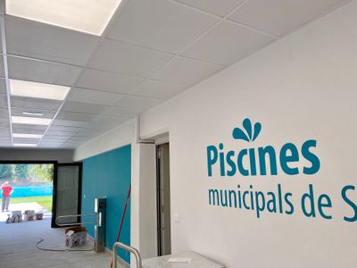 Treballs contra rellotge per obrir les piscines municipals de Solsona