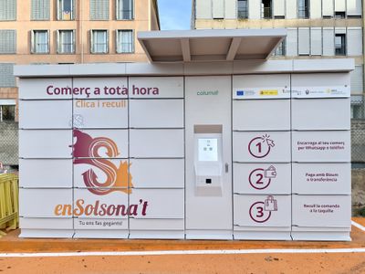 Una vintena de botigues de Solsona comencen a servir a les taquilles «Clica i recull»